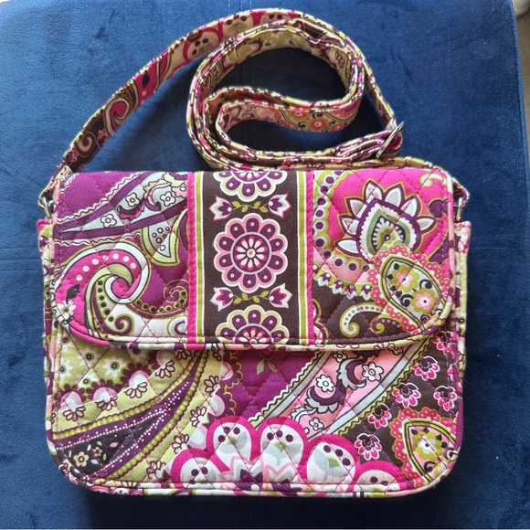 Vera Bradley Shoulder/Crossbody bag - Retired Print Very Berry Paisley - Picture 1 of 9